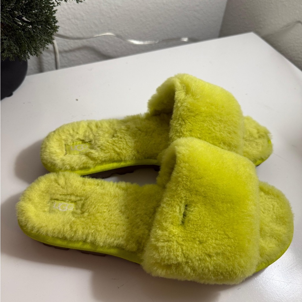 UGG Vibrant Lime Fluffy Slippers - Picture 1 of 5